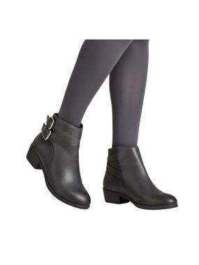 Twisted  black Booties Size 6